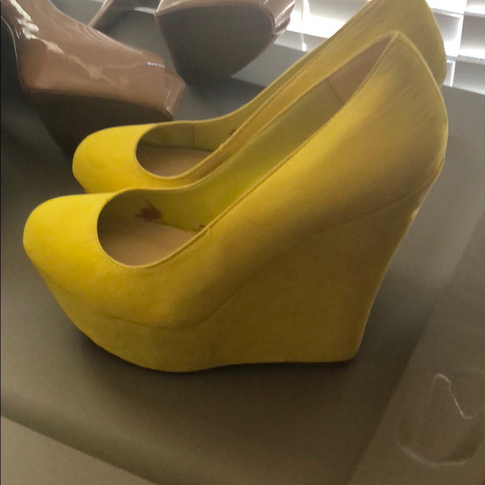 Shoes - Picture 2 of 4
